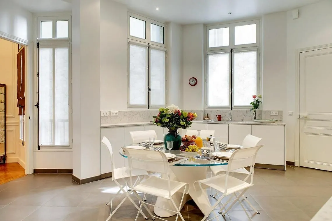 Apartment In A Great Location Close To The Eiffel Tower Paris France